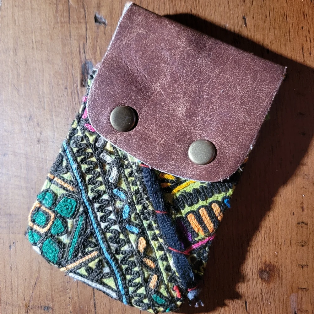 🪬🍄 Free People Boho Embroidered Repurposed vtg banjara hippie Wallet card case